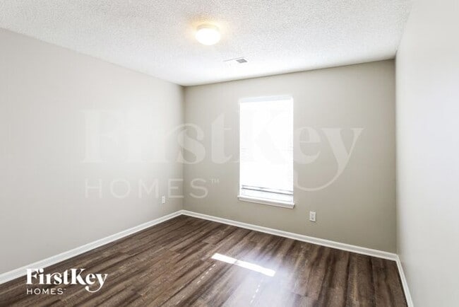 Building Photo - 909 NE 93rd Ct