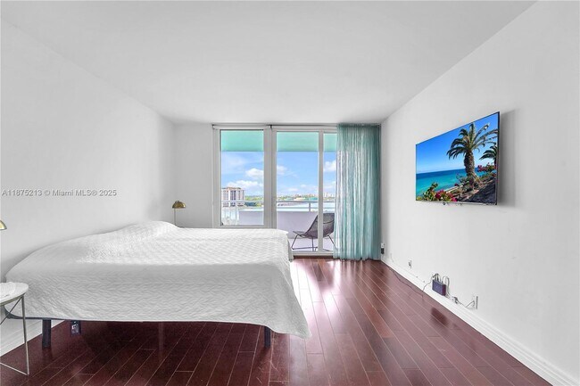 Building Photo - 400 South Pointe Dr