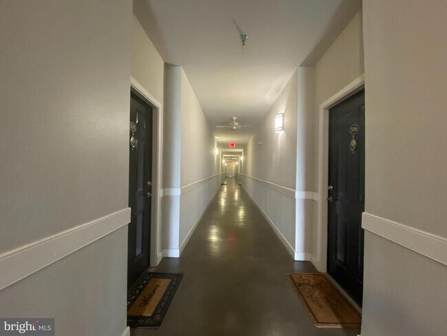 Primary Photo - 12929 Centre Park Cir