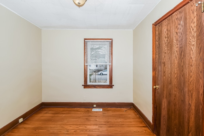 Building Photo - 106 9th Ave N