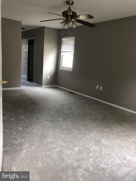 Building Photo - 6031 Flywheel Ct