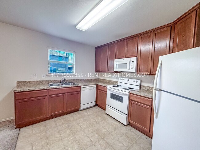 Building Photo - 617 Stirrup Bar Dr
