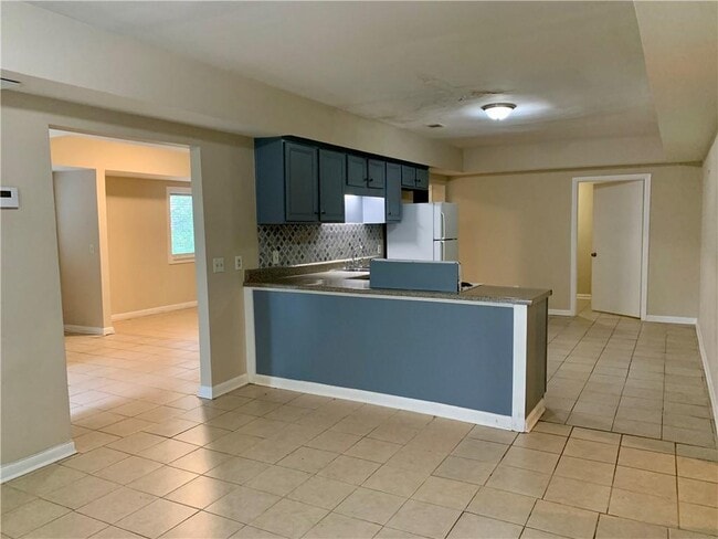 Building Photo - 5931 Kay Dr NW