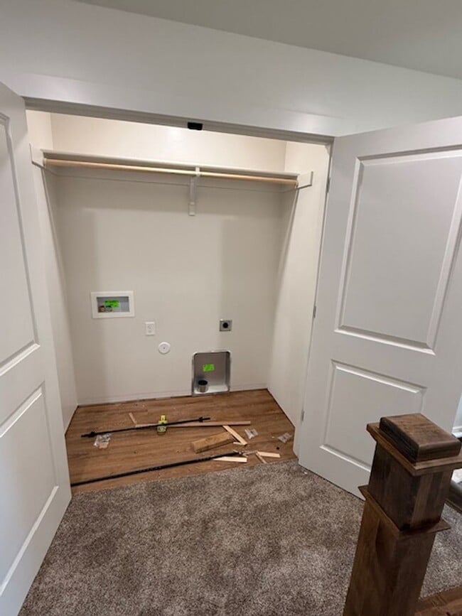 Building Photo - 504 S 5th St