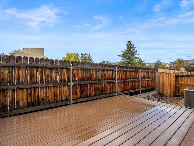 Building Photo - 760 Sarcinella Ct