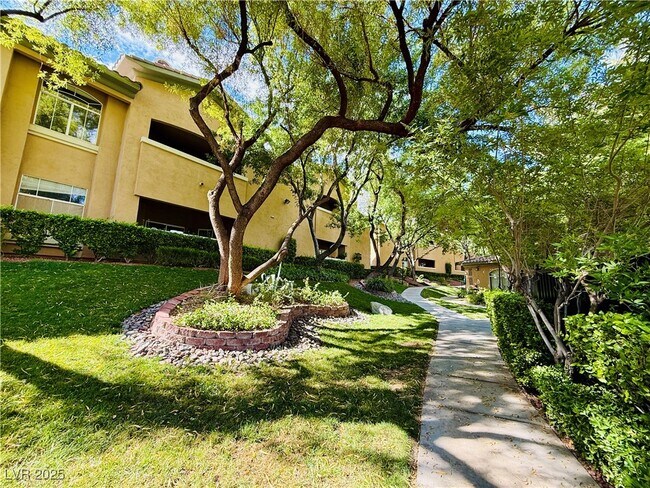 Building Photo - 8716 Red Brook Dr