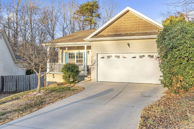 Building Photo - Beautiful 3-Bed Oasis in Travelers Rest with Granite Kitchen & Cozy Fireplace ($2275/mo base rent**)