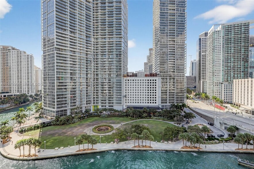 Building Photo - 200 Biscayne Boulevard Way