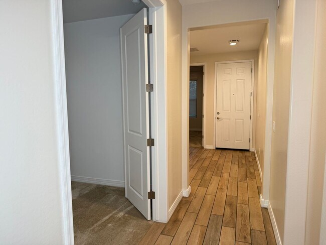 Building Photo - 1673 N St Francis Pl