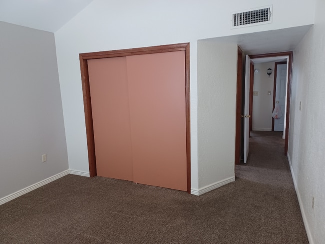Building Photo - 11317 Lake Geneva Dr