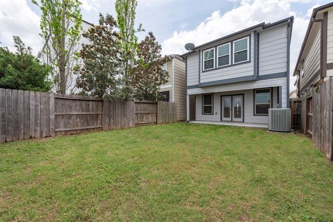 Building Photo - 1811 Wichita St