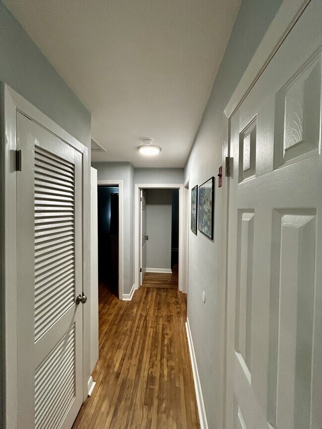 Building Photo - 8120 Halprin Dr
