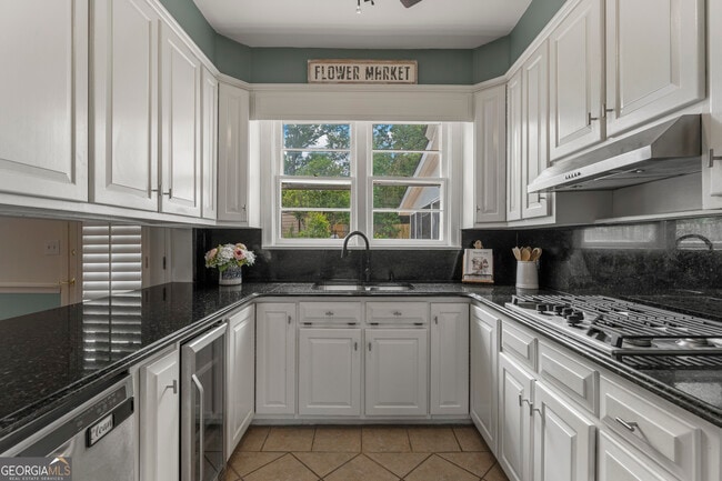 Building Photo - 603 Piney Woods Dr