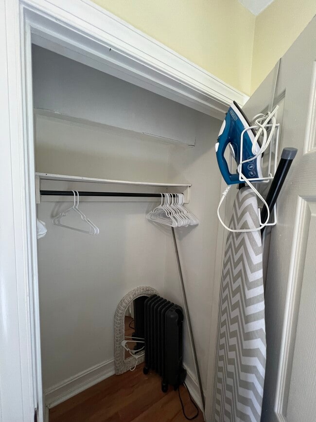 Building Photo - 1833 Point Breeze Ave