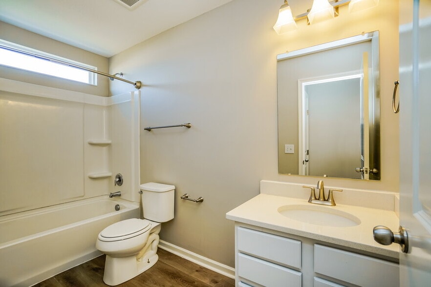 Building Photo - 259 Glen Crossing Dr