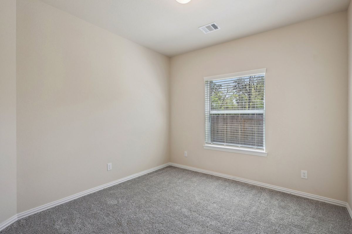 Building Photo - 18473 Railroad Ave