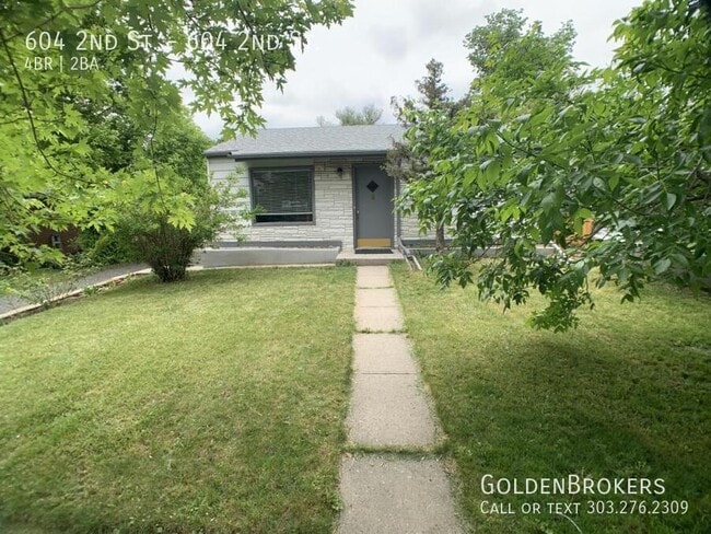 Building Photo - 604 2nd St