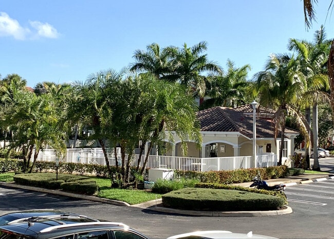 Building Photo - 421 Bayfront Dr