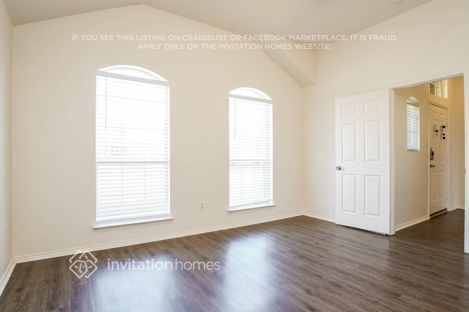 Building Photo - 1434 Vanderbilt Ln