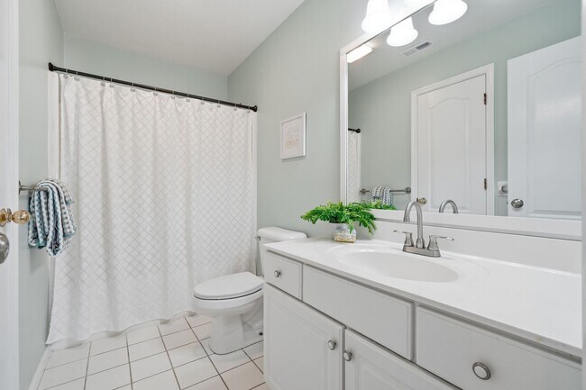 Building Photo - Freshly Renovated & Ready NOW! A First-Time Rental in Castleton! Pet Friendly - Fenced Yard - Gre...