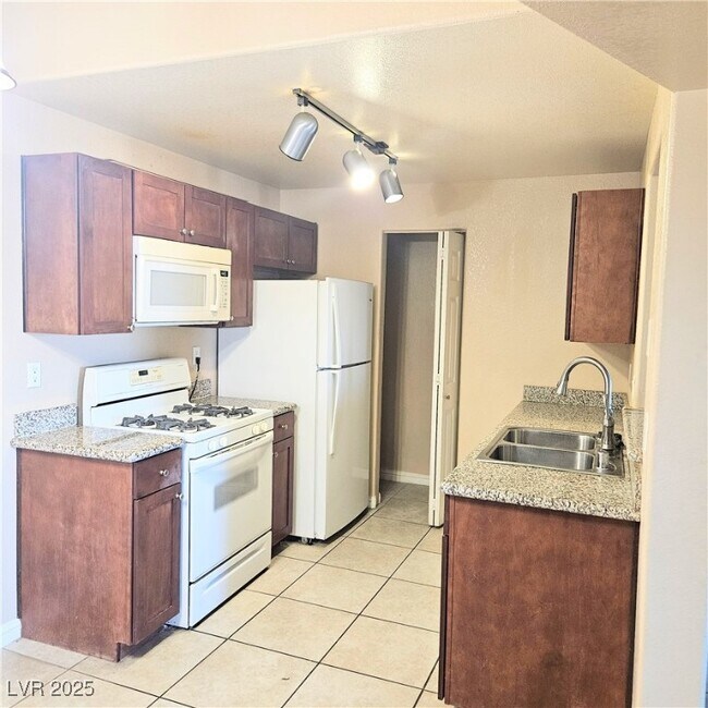 Building Photo - 2120 Ramrod Ave