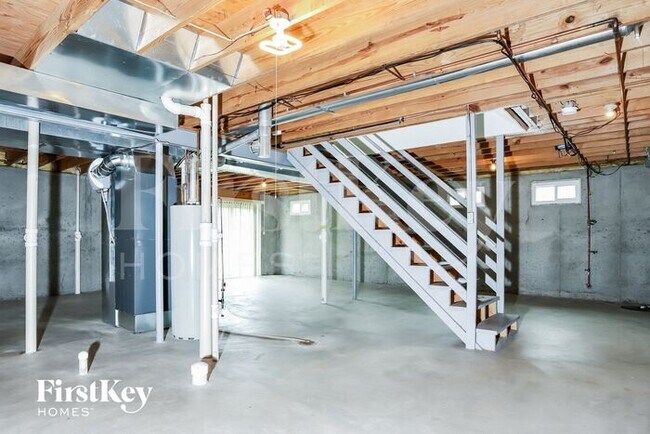 Building Photo - 5 Shady Moss Ct