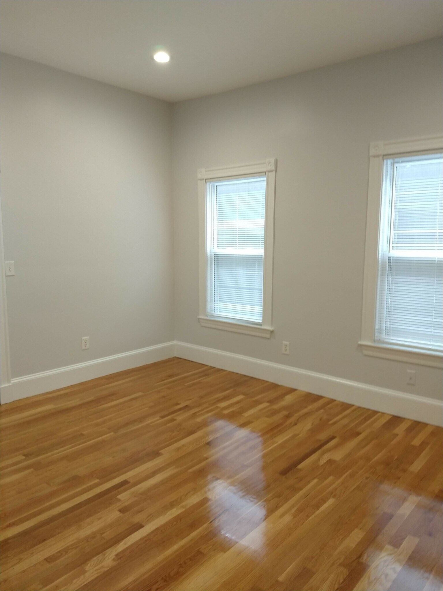 Building Photo - 185 Green St