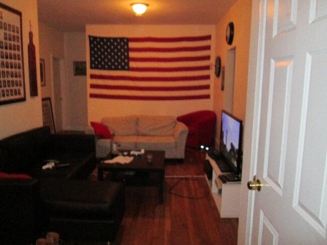 Building Photo - 60 Egmont St