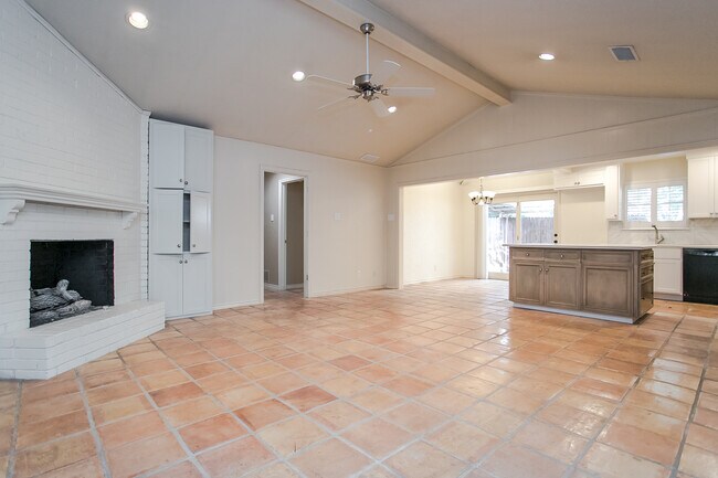 Building Photo - 10660 Pagewood Dr