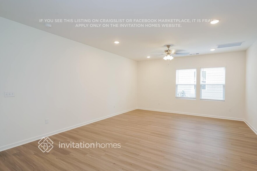 Building Photo - 372 Brook Ave