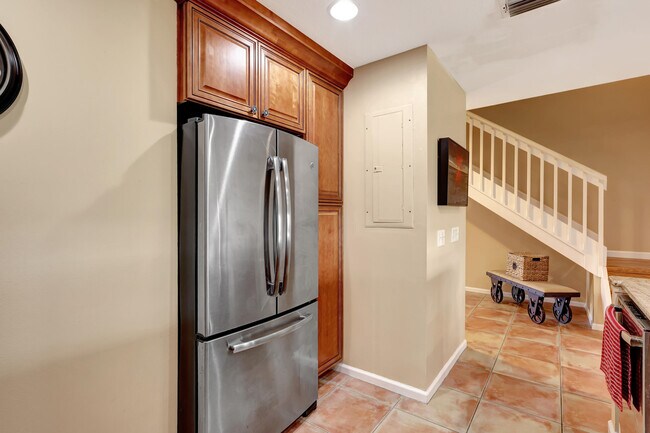 Building Photo - 2299 Treasure Isle Dr