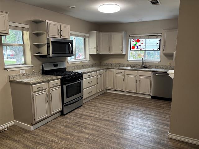 Building Photo - 816 E Texas St