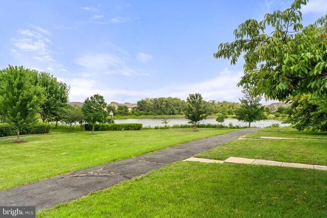 Building Photo - 42524 Rowderbury Square