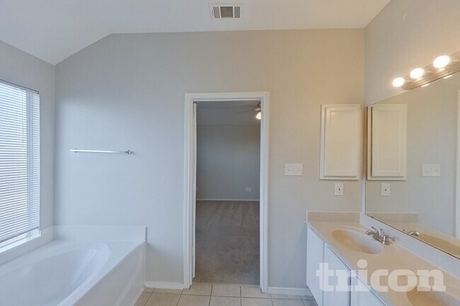 Building Photo - 1470 Waldrop Dr