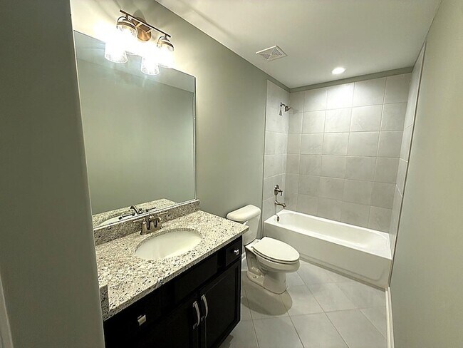Building Photo - 1157 Mountain Side Dr