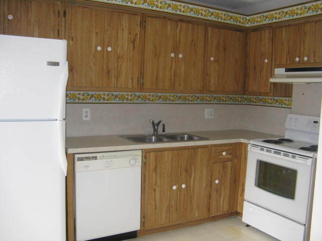 Building Photo - Parkwoods 5576-4