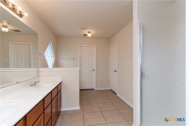 Building Photo - 5304 Willamette Ln
