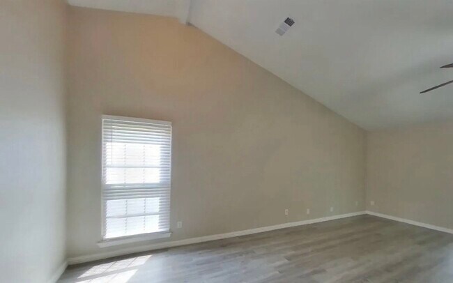 Building Photo - Warm, Welcoming, and Wonderfully Maintained 3-Bedroom Home