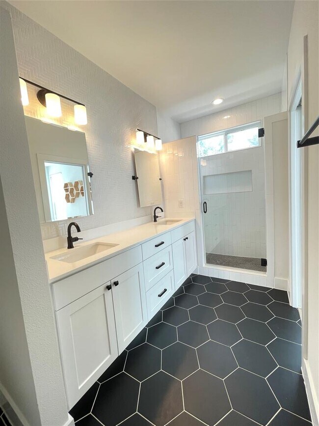 Building Photo - 1106 Walton Ln