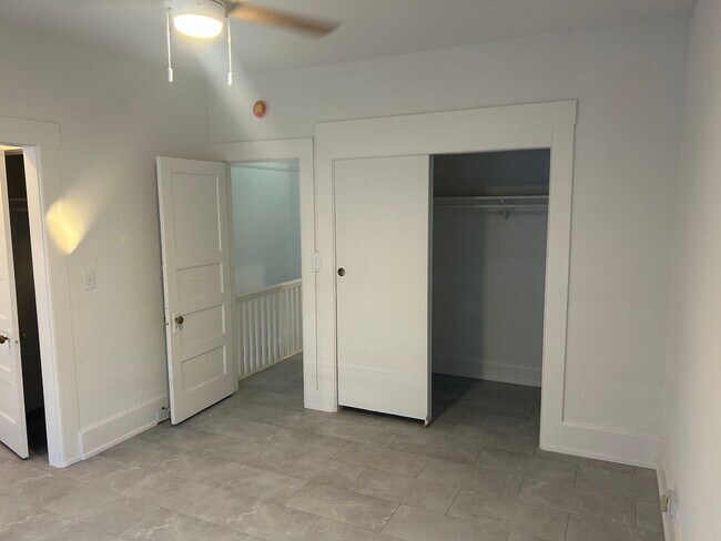 Building Photo - Gateway Grand