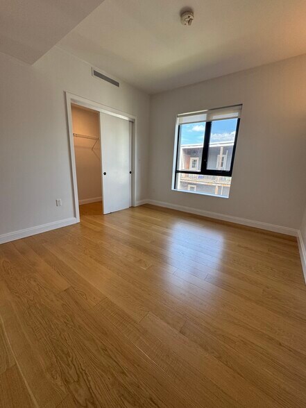 Building Photo - 53 Gardner St