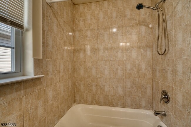 Building Photo - 573 S 18th St