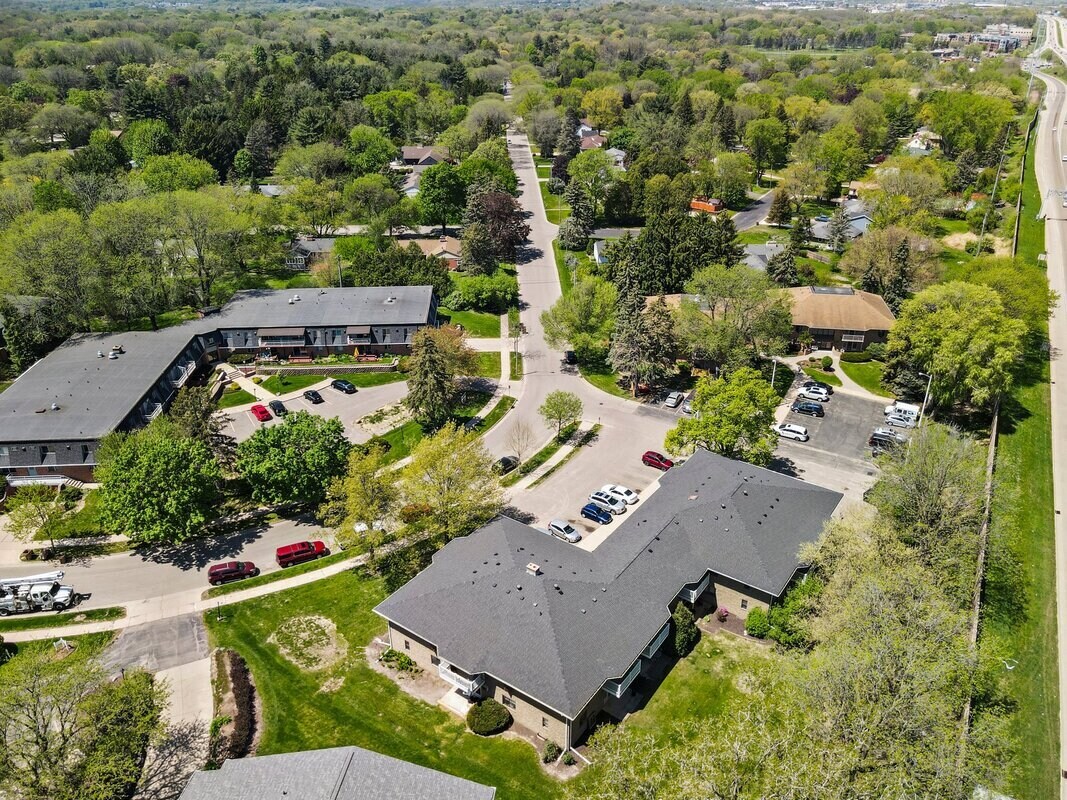 Building Photo - 4934 Whitcomb Dr