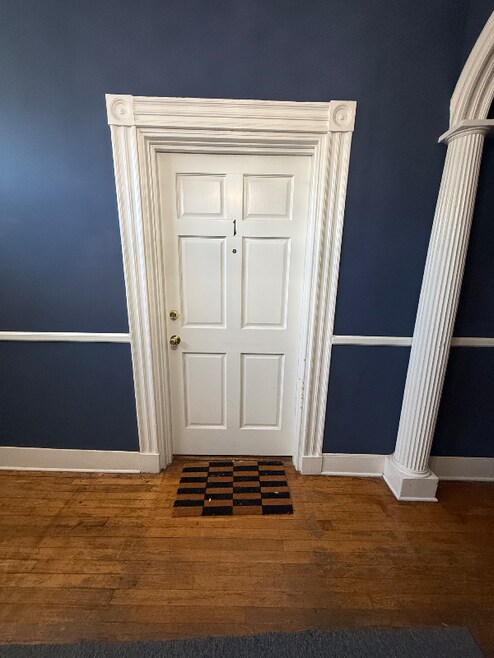 Building Photo - 406 N Loudoun St