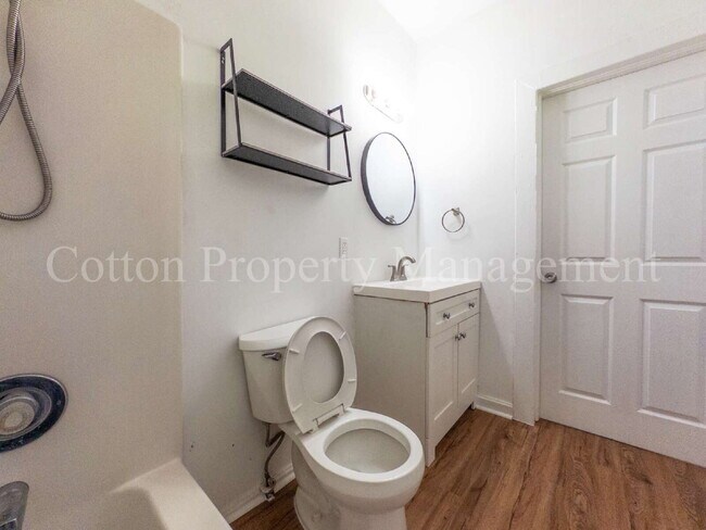 Building Photo - 2BR/1BA Apartment in Downtown Wilmington - Near Brooklyn Arts District - $1,375/Monthly - Pet Fri...