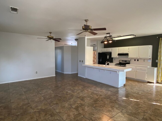 Building Photo - Beautiful Cul-de-sac 3 bedroom 2 bath home...