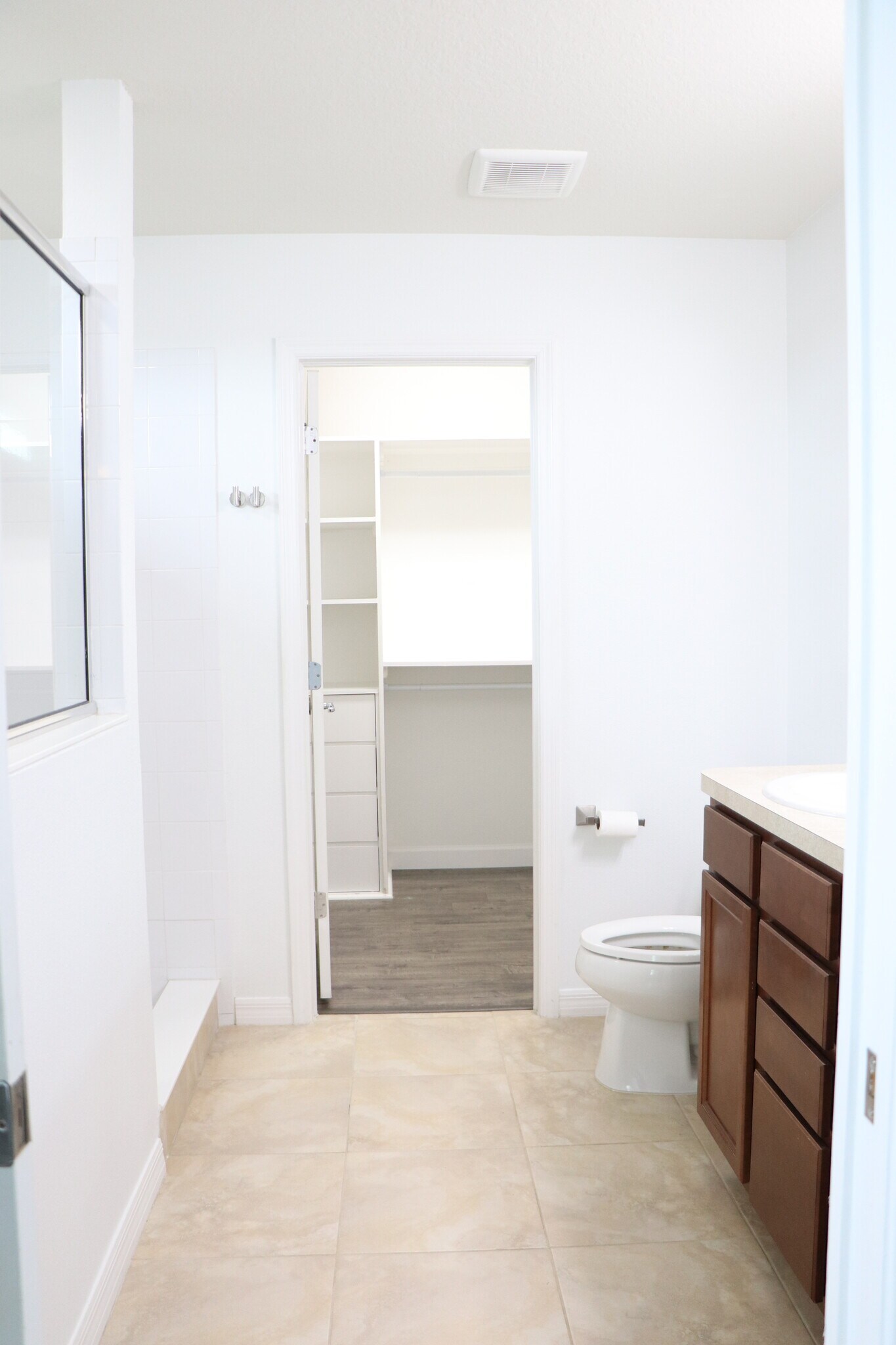 Building Photo - 5239 Fallen Leaf Dr