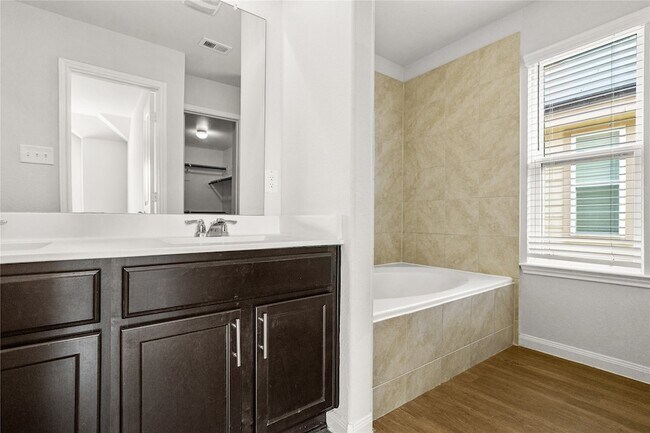 Building Photo - 3302 Atascocita Vale Dr