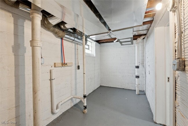 Building Photo - 3569 Silsby Rd