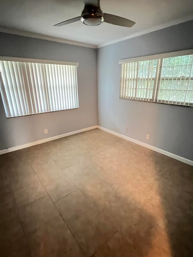 Building Photo - 133 Salisbury E